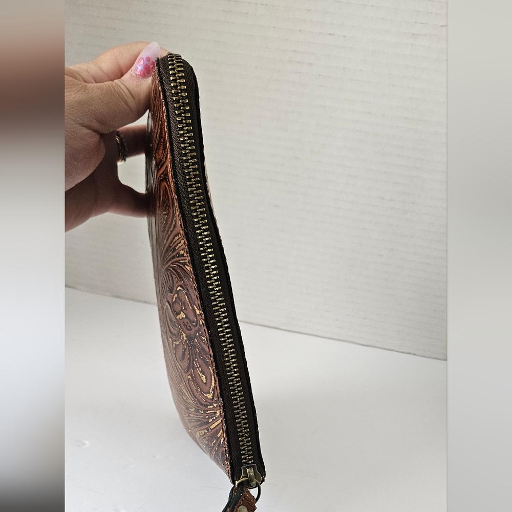 Patricia Nash brown leather wristlet‎ - Picture 7 of 9